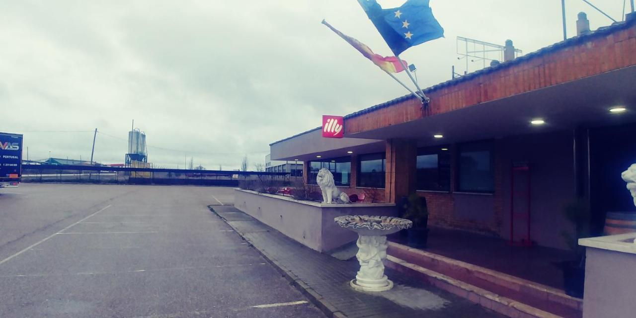 Hotel Ria De Vigo "Tierra De Campos" Becilla de Valderaduey Extérieur photo